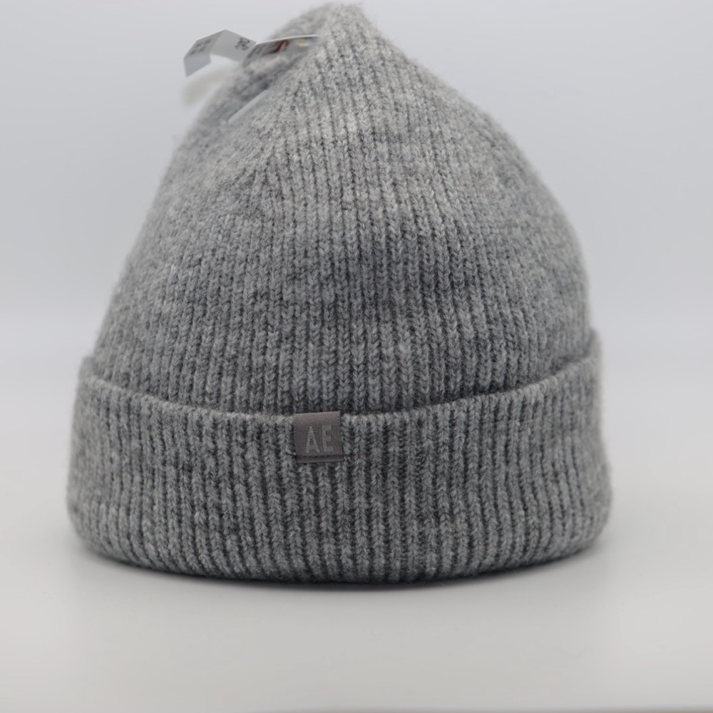 2/$12 NEW! American Eagle Outfitters Gray Ribbed Knit Beanie O/S Unisex